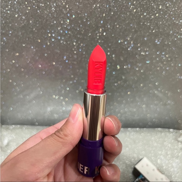 Kylie Cosmetics Matte Lipsticks Birthday Collection - Picture 6 of 10